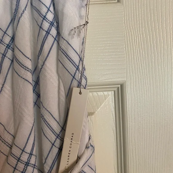 LC Lauren Conrad Gray and White Tie Front Asymmetrical Sundress - Picture 4 of 5